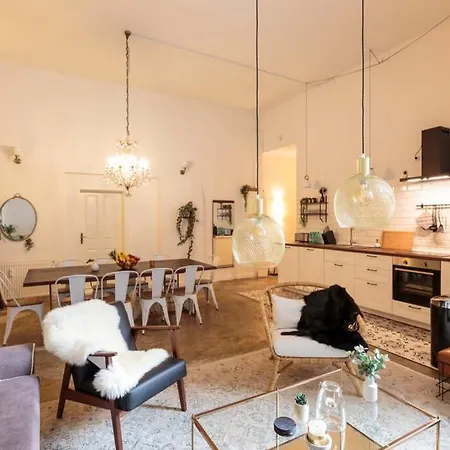 Unique Bohemian Loft *